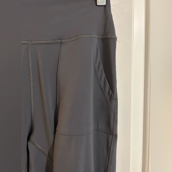 Rezillion Apparel Lyfe Legging Joggers in Grey Size Medium - Picture 4 of 4